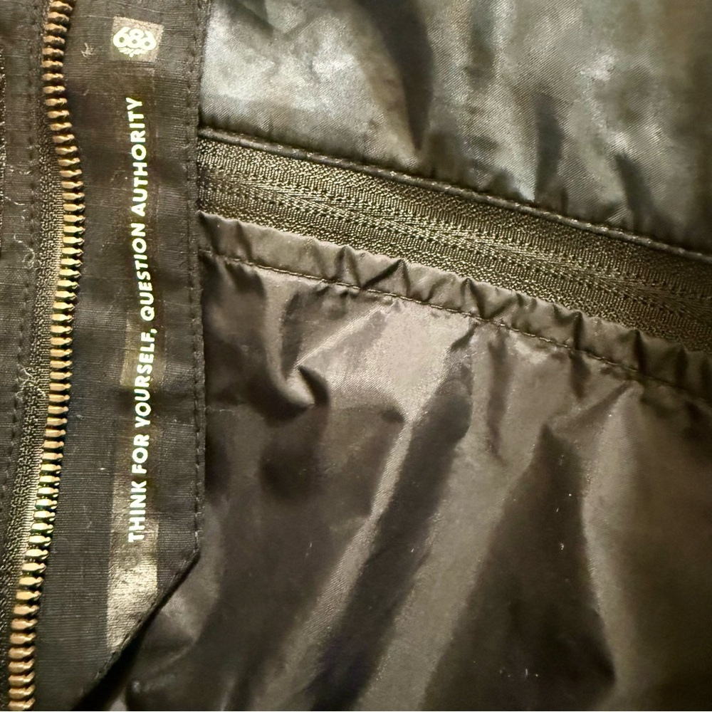 686 Parklan Anorak snowboarding jacket - Picture 10 of 13